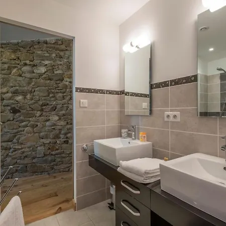 Maison Avec Piscine Privee A *