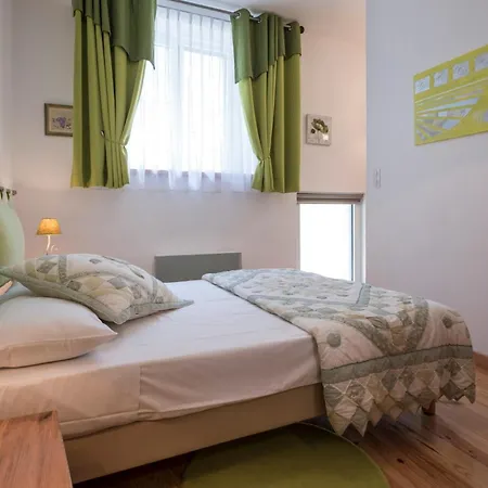 別荘 Maison Avec Piscine Privee A